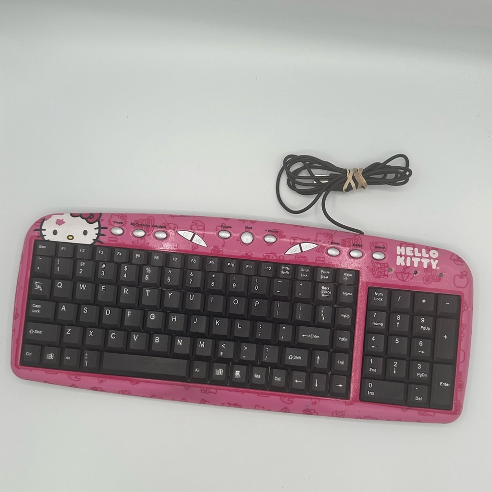 Hello Kitty keyboard pink